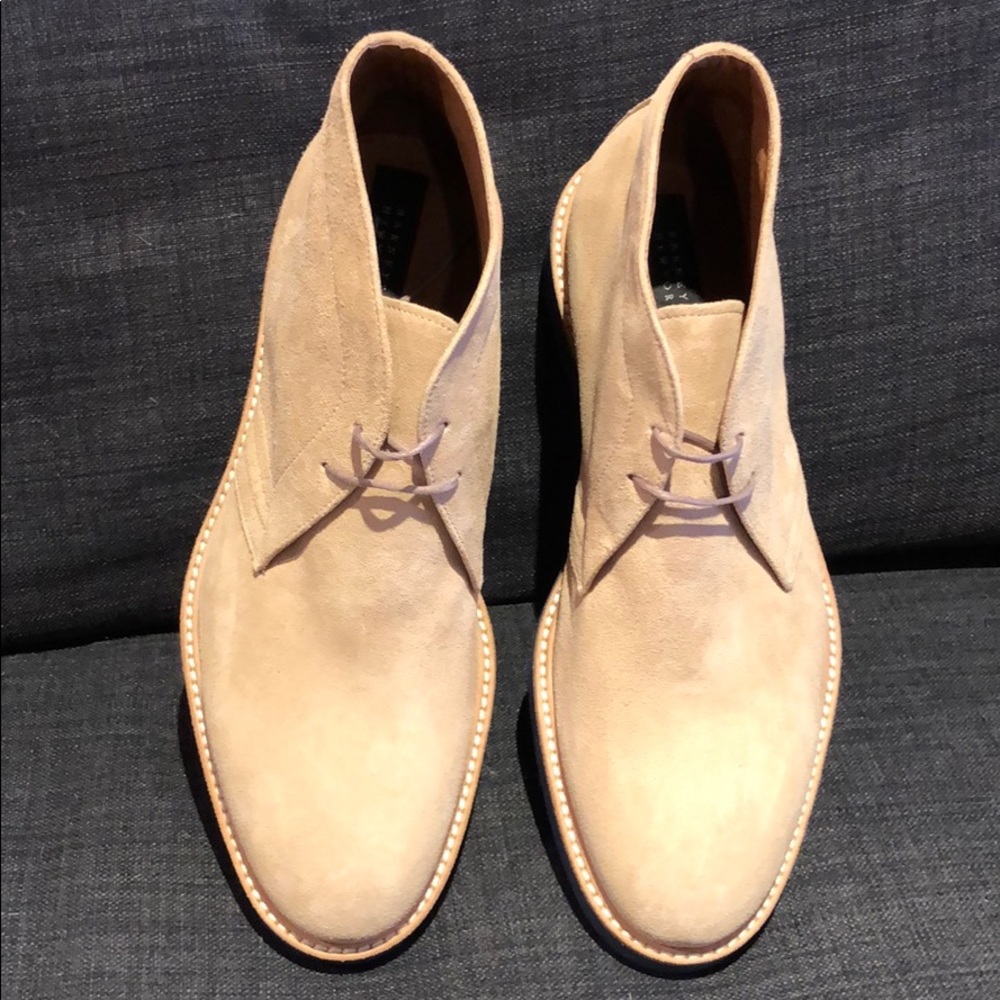 Barneys New York Chukka Boots Suede